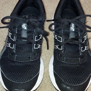 ASICSBlack & White Gel Ziruss 3 Running Shoe - Boy's 5 1/2